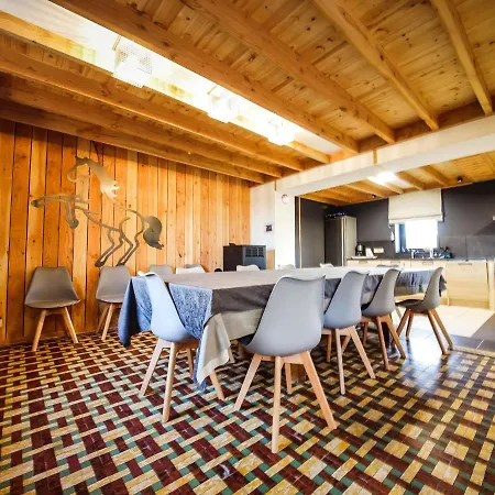 Vakantiehuis Spacious In With Garden