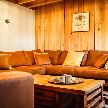 Spacious In With Garden Gesves