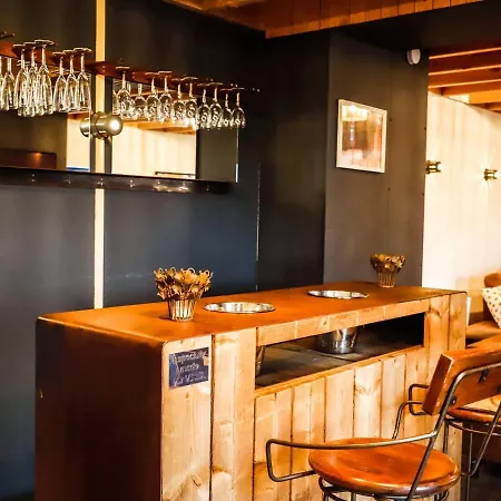 Spacious In With Garden Vakantiehuis *