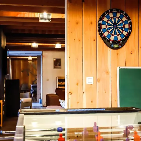 Spacious In With Garden