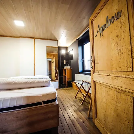 Spacious In With Garden Vakantiehuis