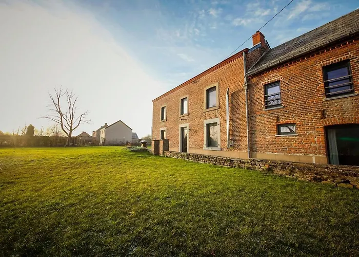 Vakantiehuis Spacious In With Garden